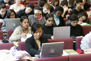 Se reduce birocratia pentru studentii din afara UE?