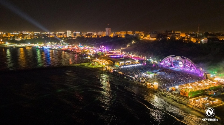 Sean Paul si dj-ul Afrojack au facut show-uri incredibile in cea de-a doua zi a festivalului NEVERSEA!