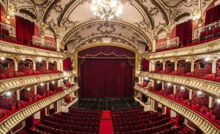 V-ati dorit vreodata sa aflati misterele din spatele cortinei Operei Nationale din Cluj?