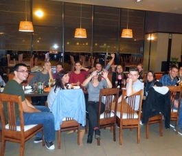 Mananca o pizza la preturi studentesti si ajuta un copil sa mearga la liceu!