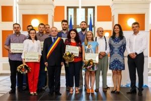 Tineri cercetatori au fost premiati de Primaria Cluj