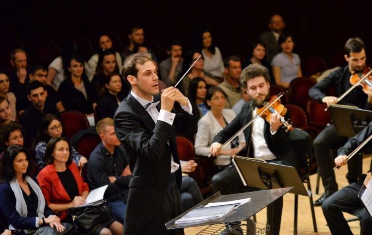 Young Famous Orchestra, Analia Selis si Mariano Castro te invita la un tango simfonic