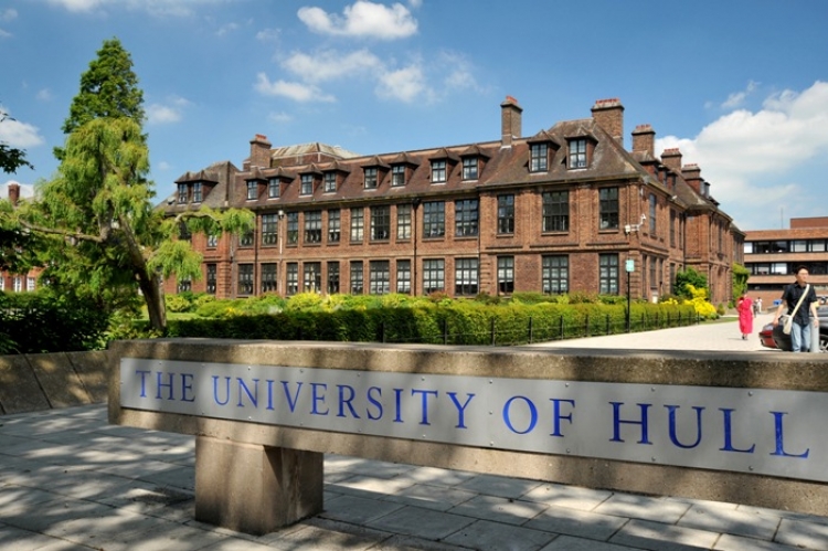 Burse in valoare de 15.000 de euro pentru viitorii cursanti ai programului EMBA University of Hull